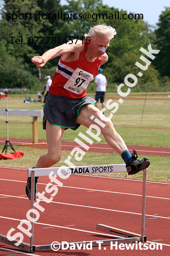 Hurdles, 2025 NEMAA Track and Field, Monkton. Photo: David T. Hewitson/Sports for All Pics